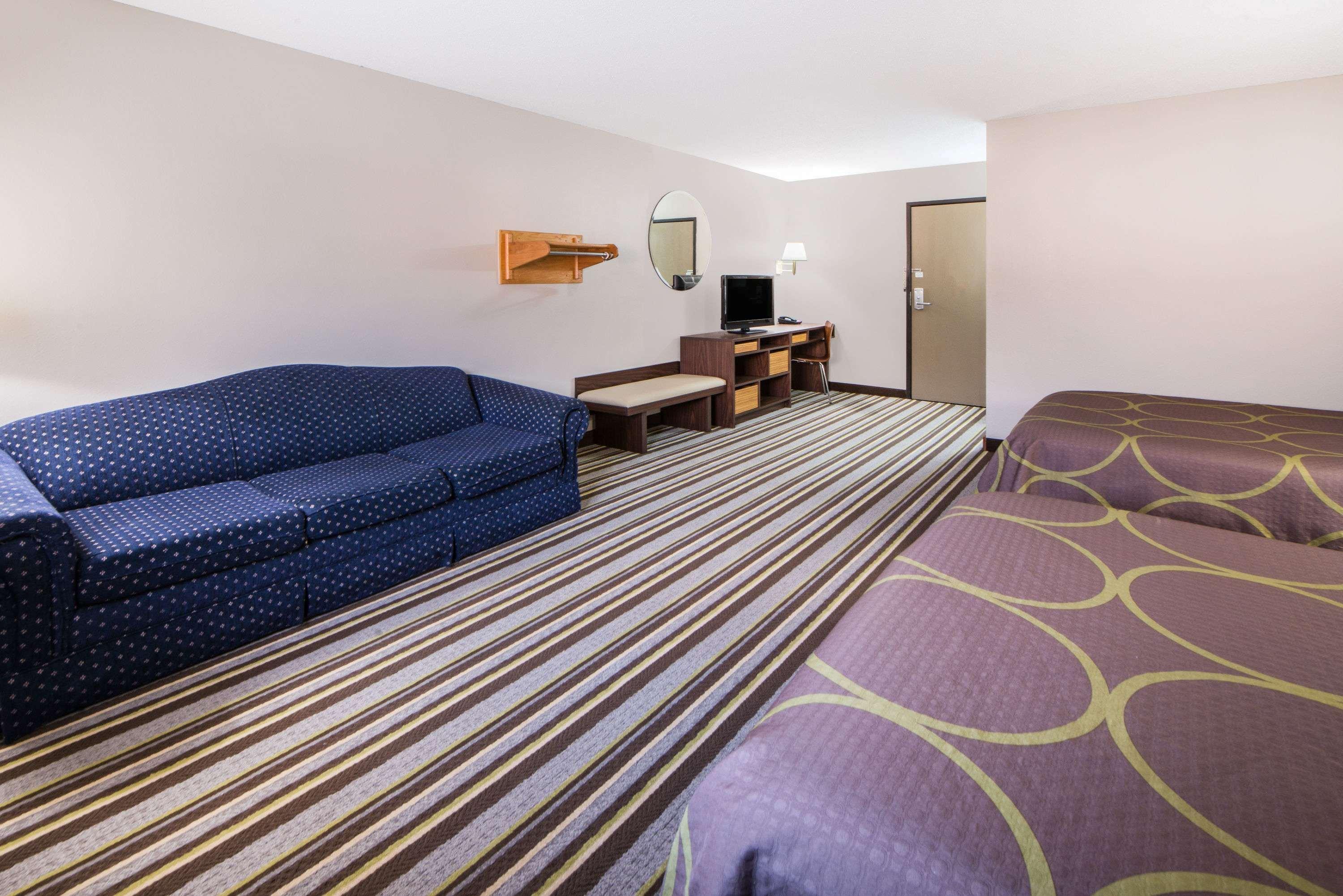 Super 8 By Wyndham Nevada Hotel Exterior photo